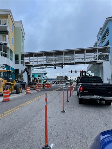 Intersection Estero, Crescent